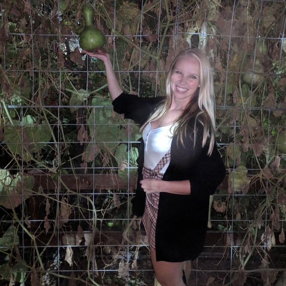 Meet your Posher, Taylor - Picture 5 of 5